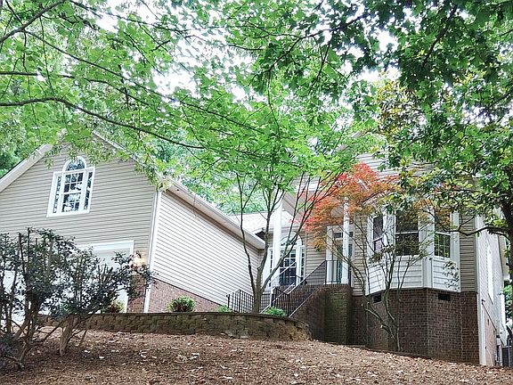 3rd image of 145 Timberleaf Dr