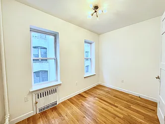 Rented by R New York