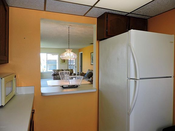 3rd image of 201 Saint Lucie Ln APT 106