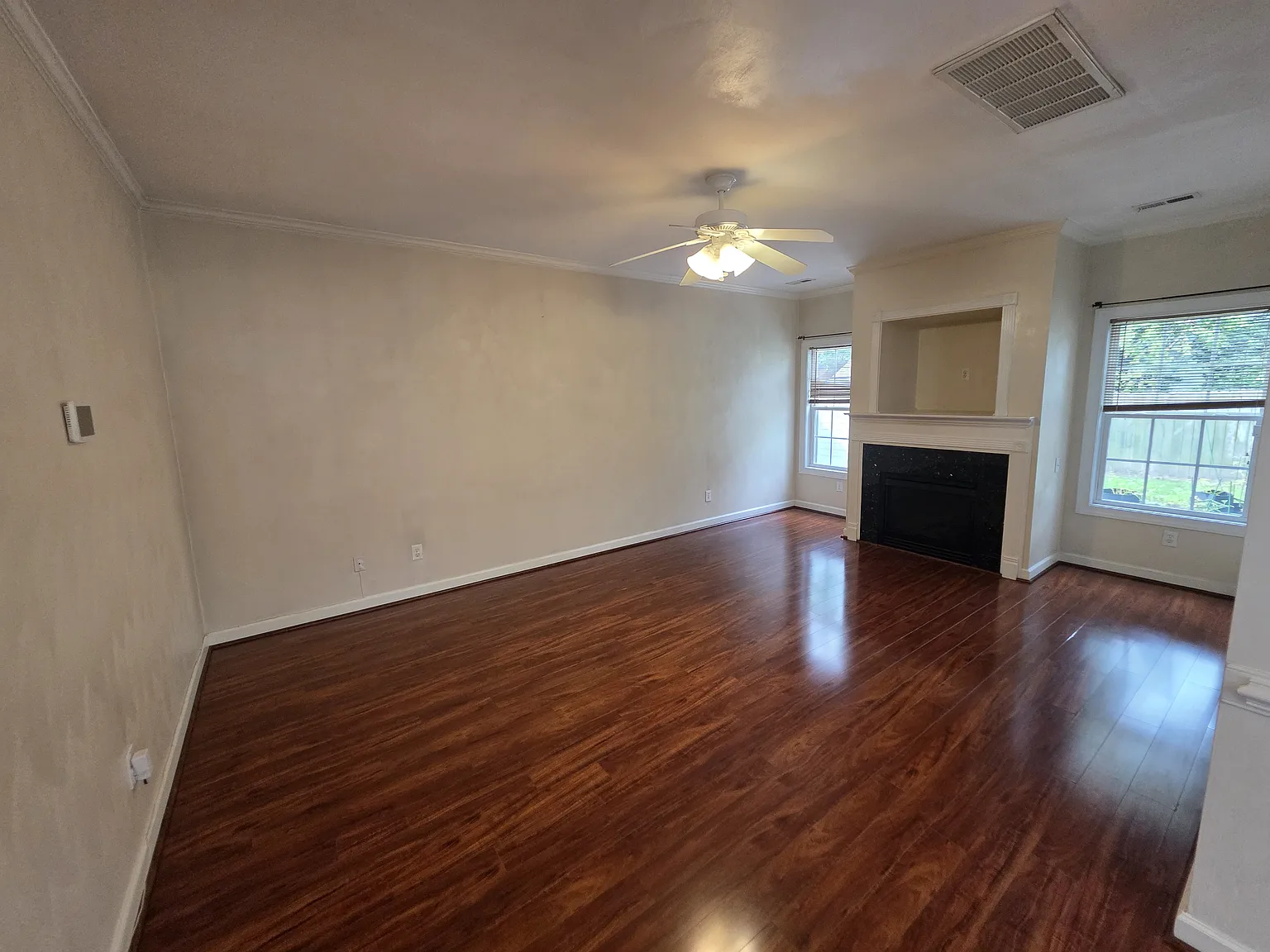 3 bed, 1842 sqft, $2,650 — Photo 3