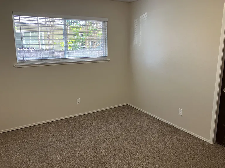 2041 Encina Dr — Photo 9