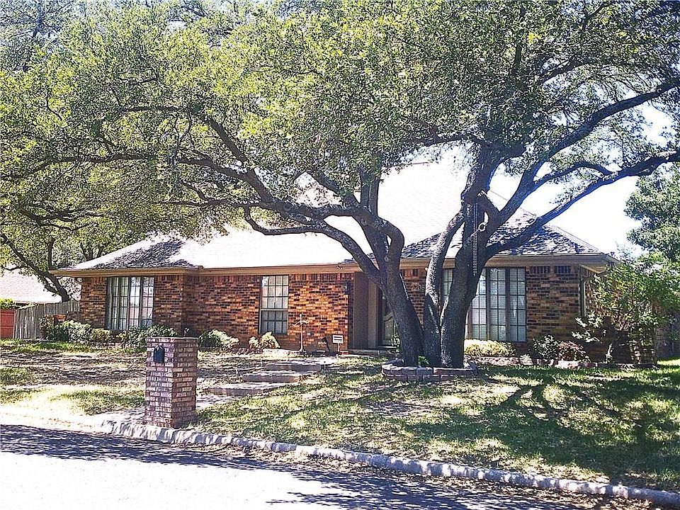 1st image of 7208 Francisco Dr