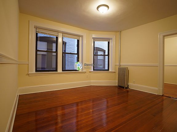 2nd image of 887 Massachusetts Ave #8