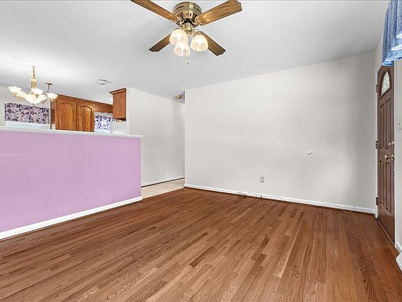 5th image of 3920 Meadowlark Rd