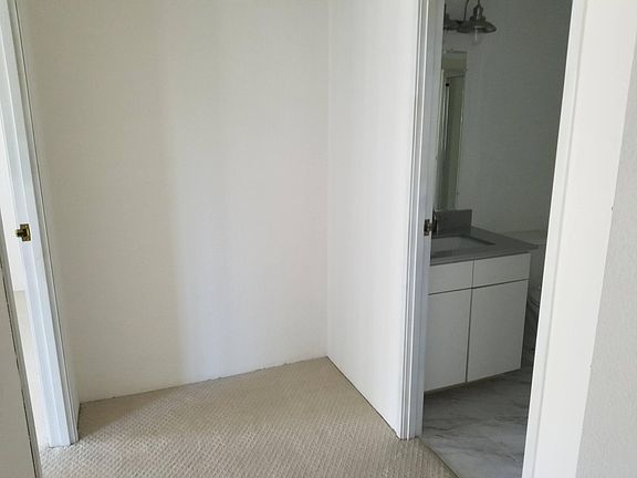 5th image of 601 Van Ness Ave APT 530