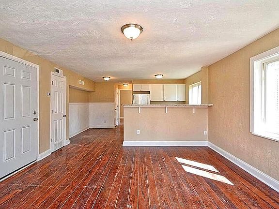 5th image of 1526 Blair Ave
