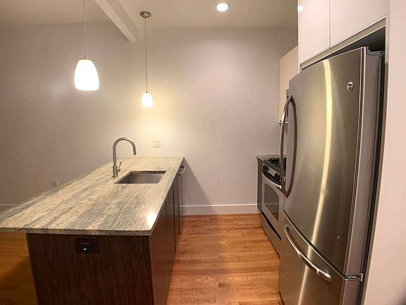 2nd image of 806 Bergen St #403
