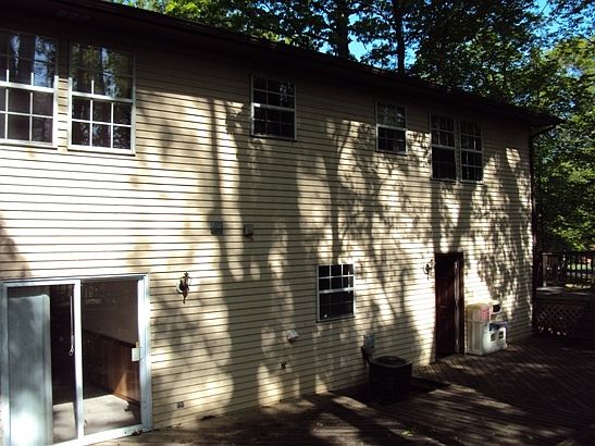 3rd image of 13 Greenridge Dr