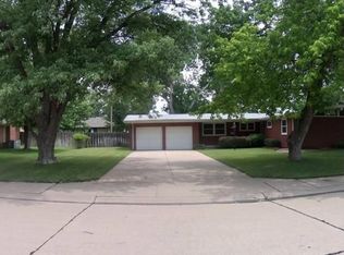 1912 Lincoln St, Great Bend, KS 67530