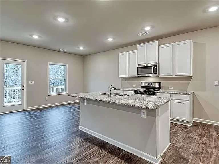 3041 Westgate Park Dr — Photo 4