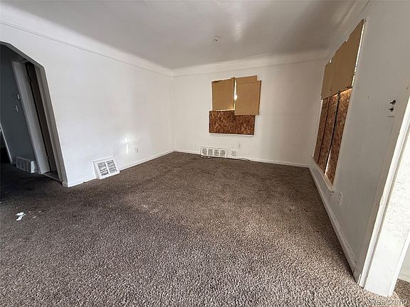 4th image of 8864 Heyden St