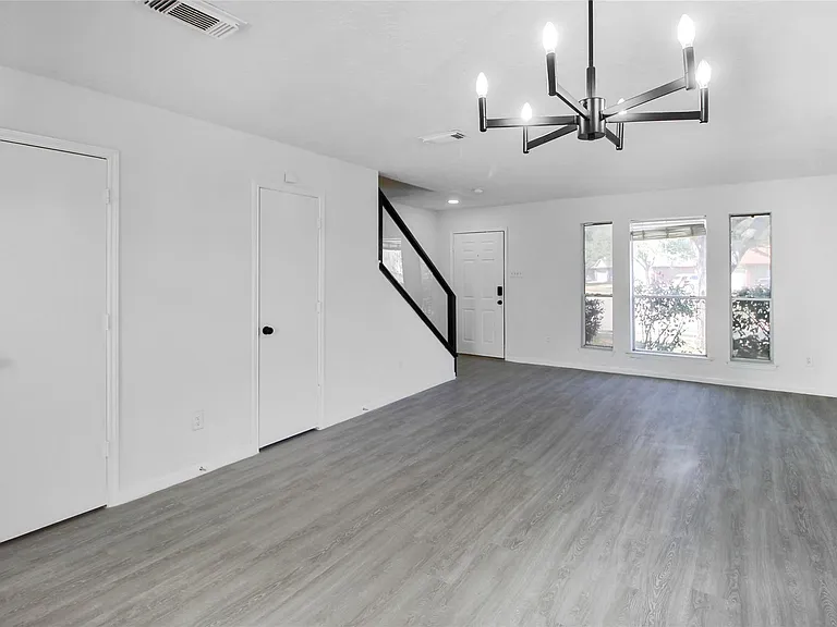 511 Chaseway Dr — Photo 10