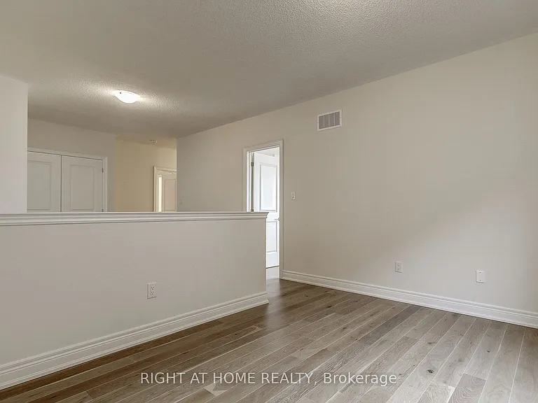 51 Lorrain Hand Cres — Photo 23
