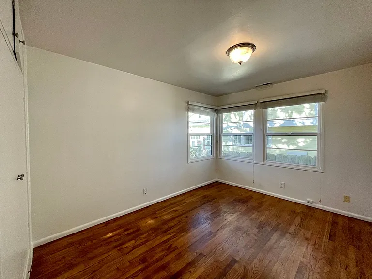 934 Fountain Ave — Photo 15
