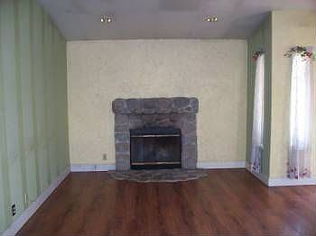 4th image of 1735 Harris Ave