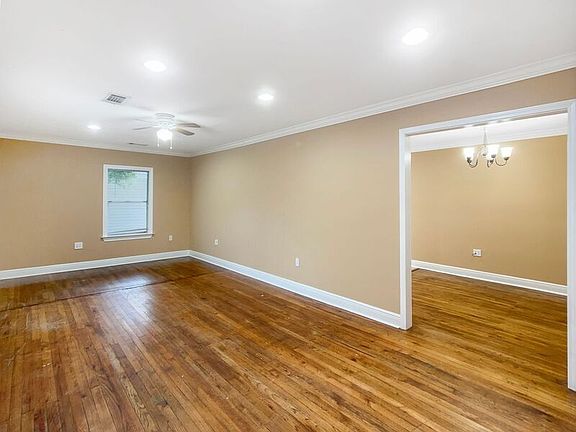 2nd image of 314 19th St E
