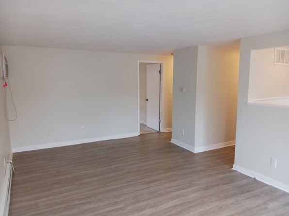 39 Joseph Dr APT A