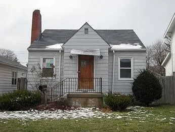 499 Townsend Ave photo 1