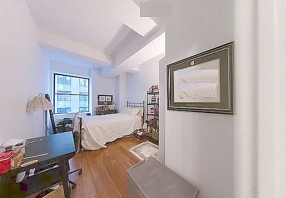 3rd image of 99 John St APT 719