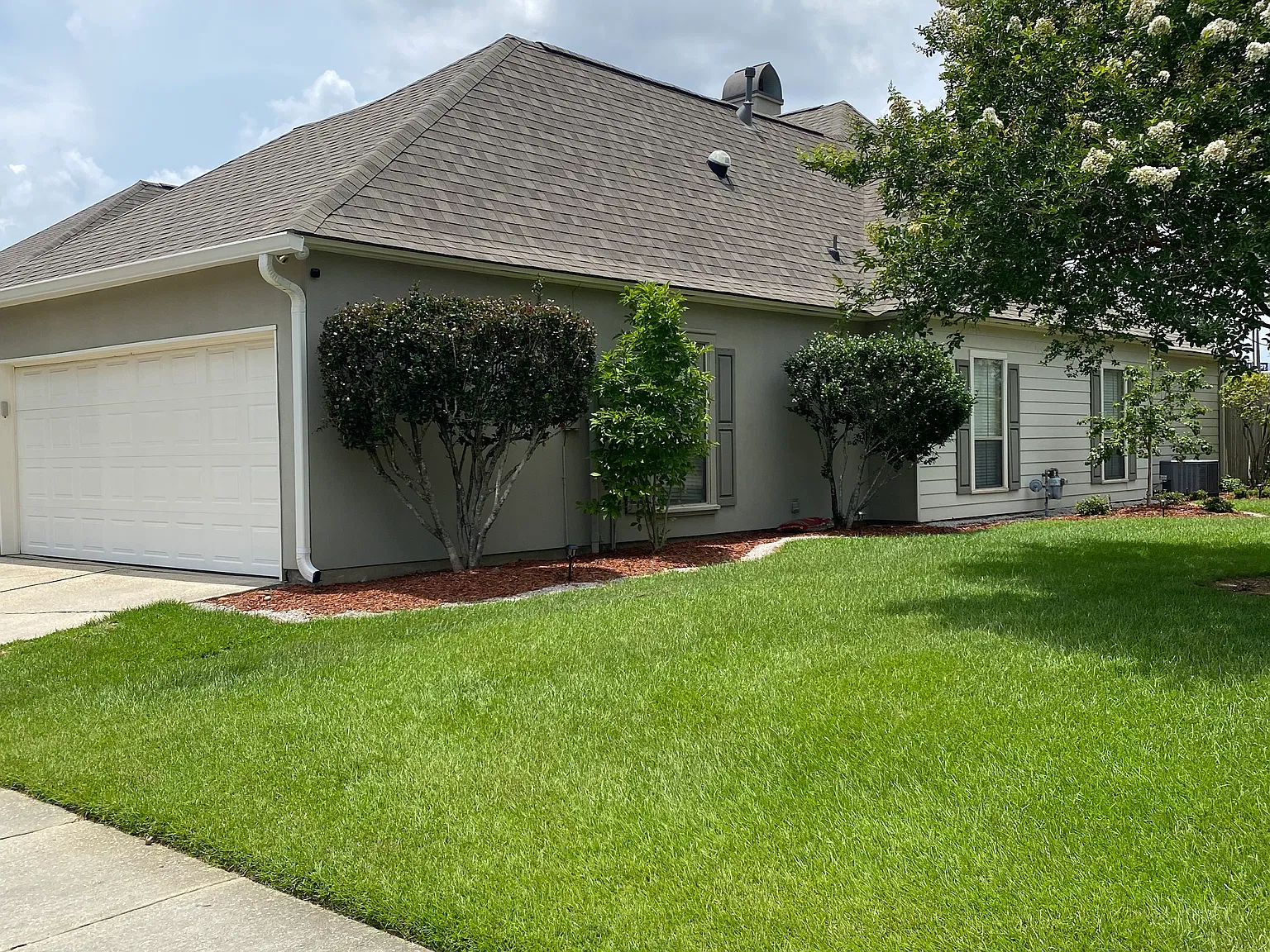 3 bed, 1483 sqft, $2,600 — Photo 2