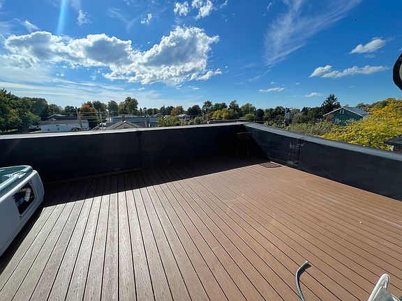 MAIN STREET DECK