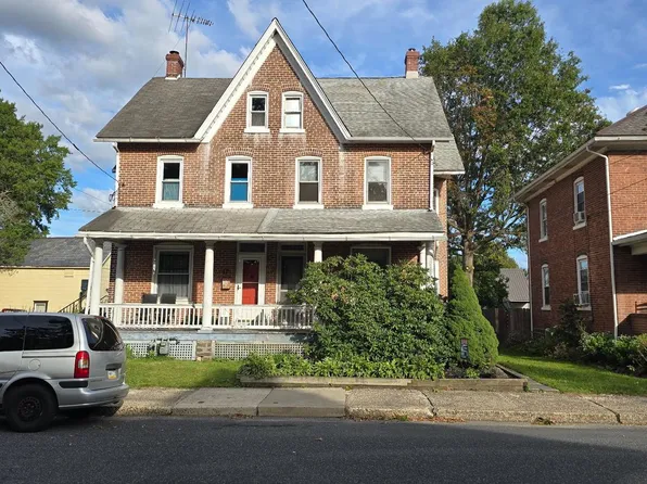 19 S 8th St, Quakertown, PA 18951