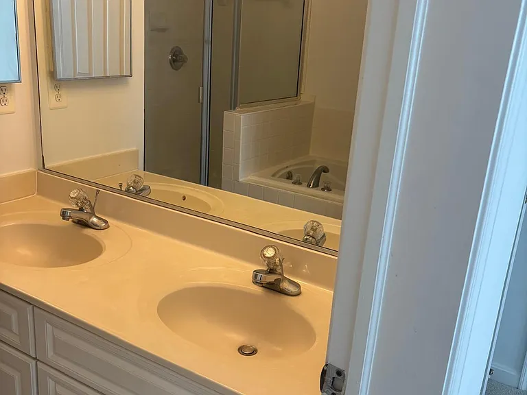 2489 Quick St #102 — Photo 22