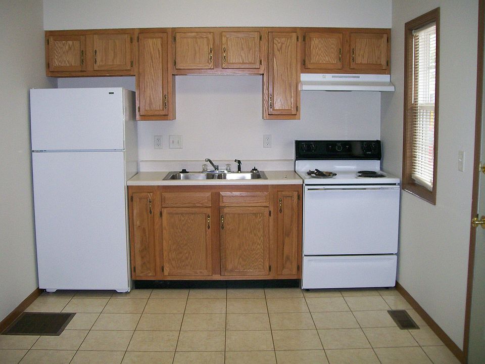 2nd image of 1142 6th St APT C