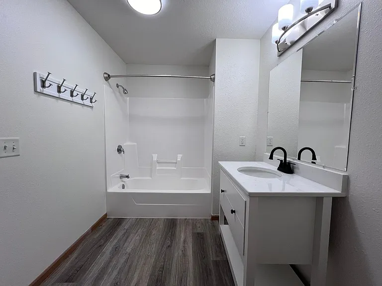 Creekside Commons Apartments — Photo 35