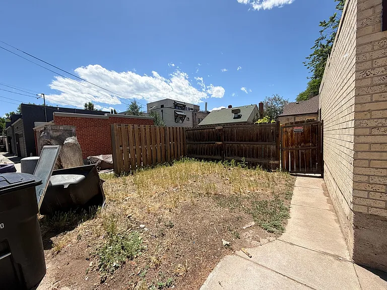 340 S Franklin St — Photo 26