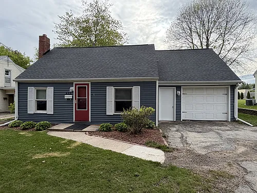 605 Van Buren St Photo 1