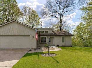8231 Calera Dr, Fort Wayne, IN 46818
