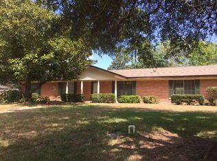 105 Maplewood Dr, Lufkin, TX 75901