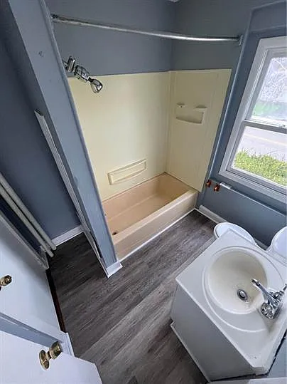 303 Robble Avenue — Photo 4