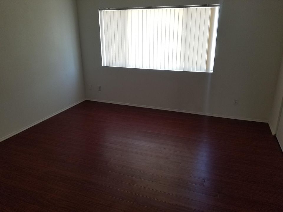 1st image of 11837 Burbank Blvd #6