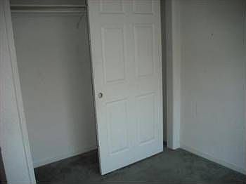 4th image of 670 Hayes Ave