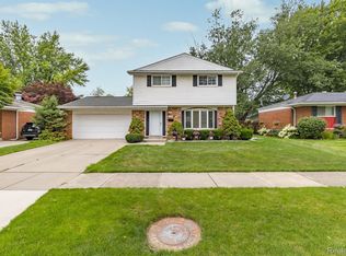 22965 Ashley St, Farmington, MI 48336