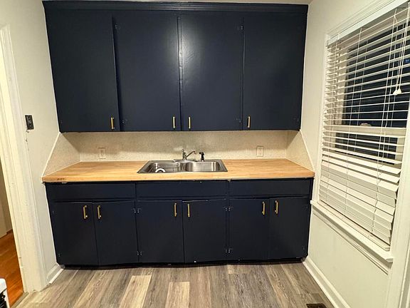 2nd image of 2828 Oberlin Rd