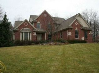 1876 Sharp Sand Cir, Brighton, MI 48114