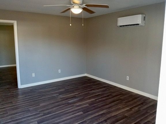 3rd image of 8 Phil Rod Acres Dr APT 4