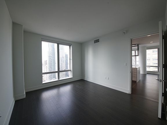 5th image of 555 10th Ave APT 20A