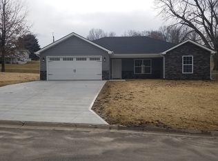 3014 Morningside Dr, Saint Joseph, MO 64503