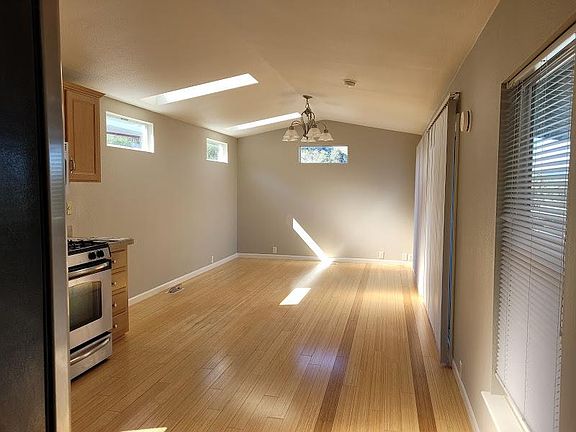 3rd image of 3800 Bayshore Blvd Space 58