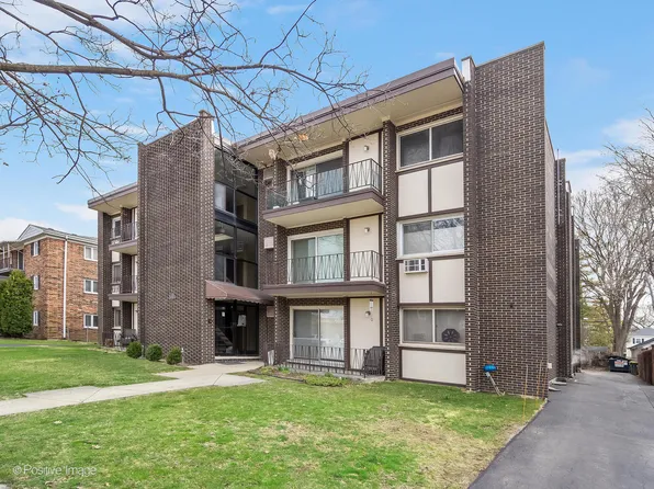 27 S Waiola Ave APT 302, La Grange, IL 60525