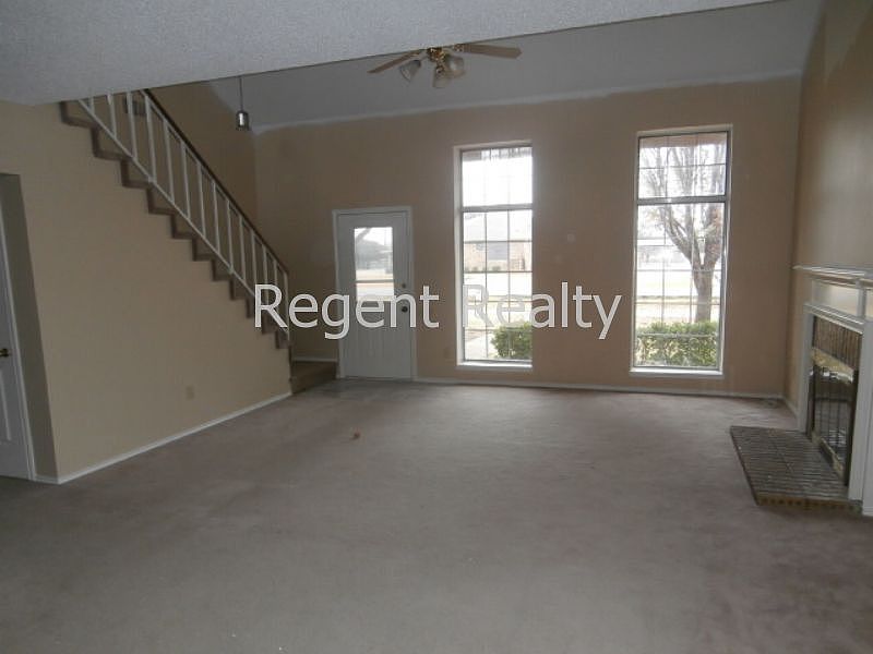 2nd image of 1221 Newsome Rd
