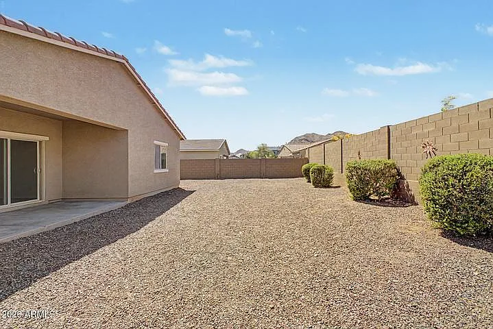 21254 W Hubbell St — Photo 5