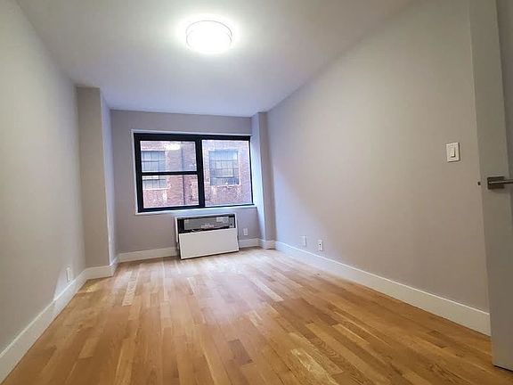 4th image of 305 E 47th St #3O