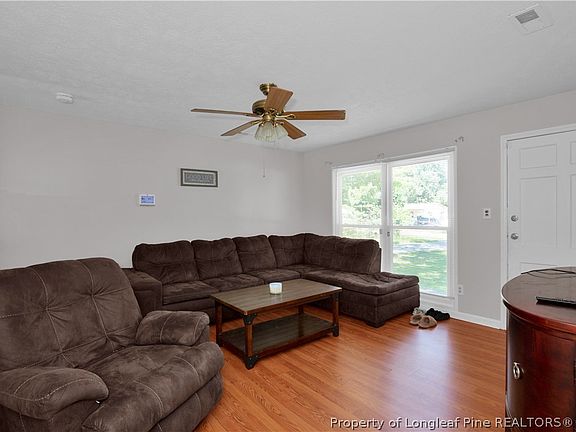 3rd image of 212 Reaves St