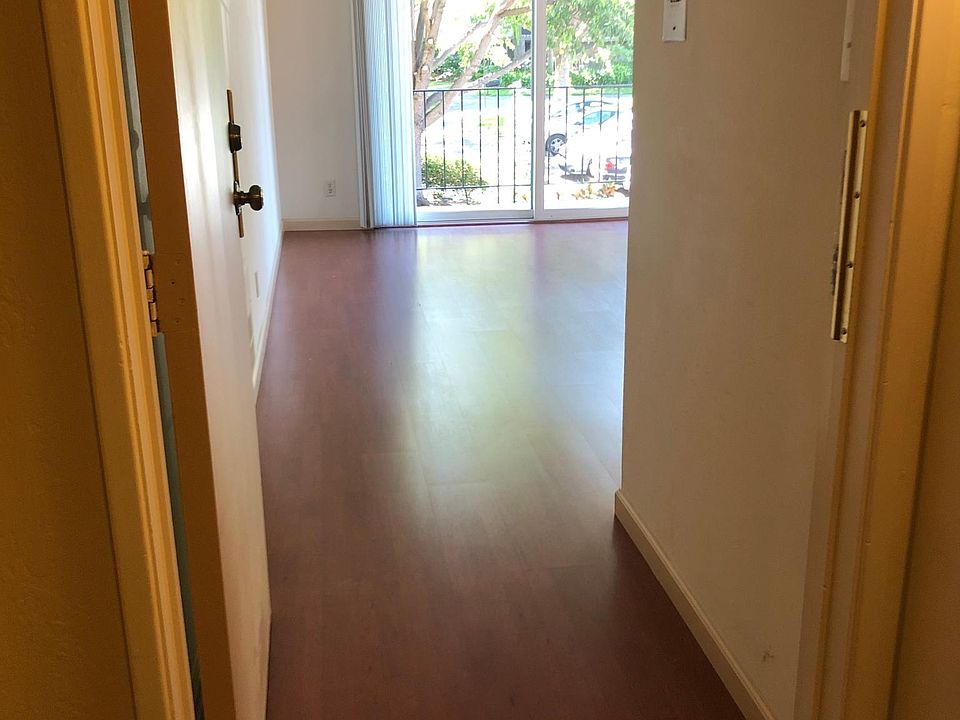 1st image of 904 Peninsula Ave APT 203