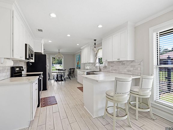 4th image of 25540 Plantation Ave